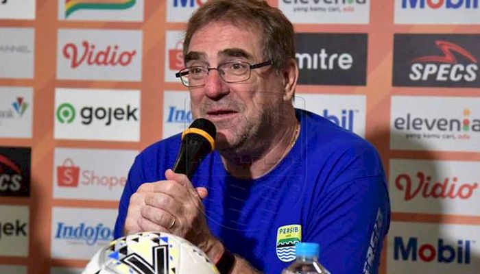 Setelah Didemo Bobotoh, Robert Akhirnya Ungkapkan Rahasia Meningkatnya Performa Persib
